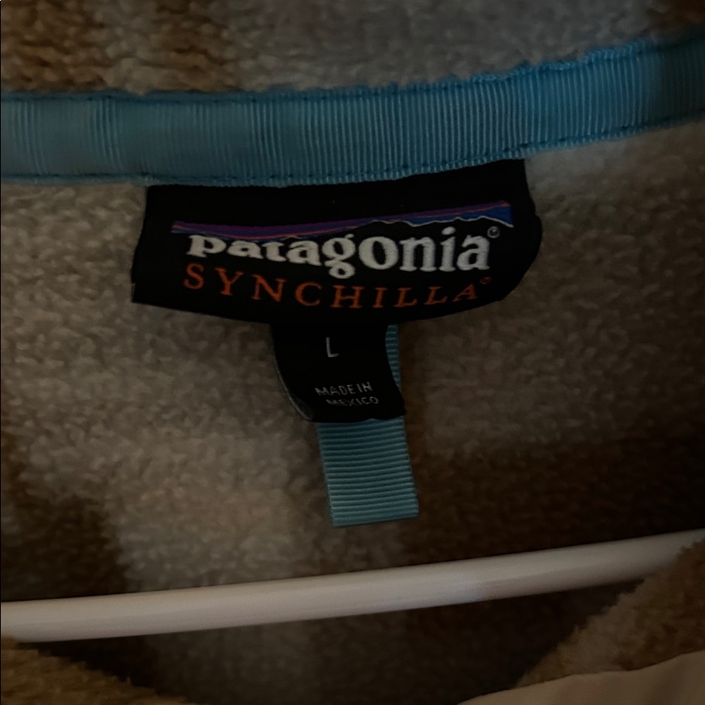 Patagonia Synchilla in Cream & Tan - Picture 2 of 4
